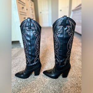 Steve Madden Lasso Cowboy Boots, size 8.5